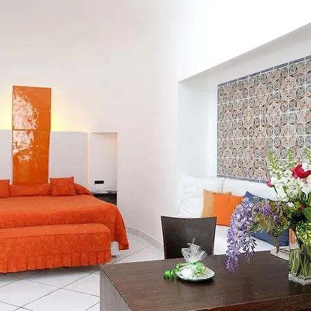 Santa Caterina Hotel